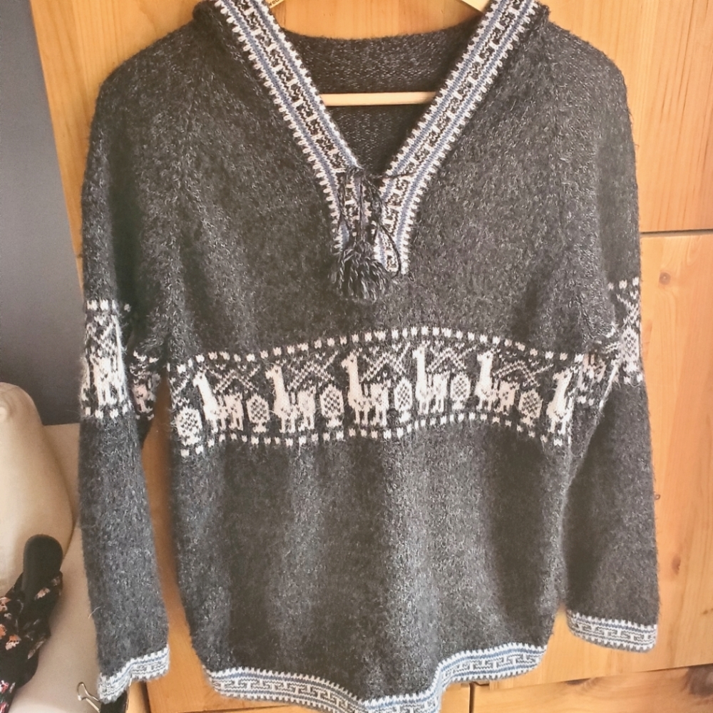 Peruvian Style Women's Wool Hooded Sweater Size Medium